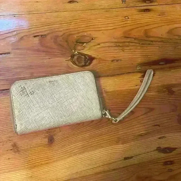 Fossil gold wallet wristlet cowhide leather - Picture 1 of 9